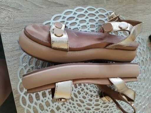 Kožené sandalky č 38 - 2