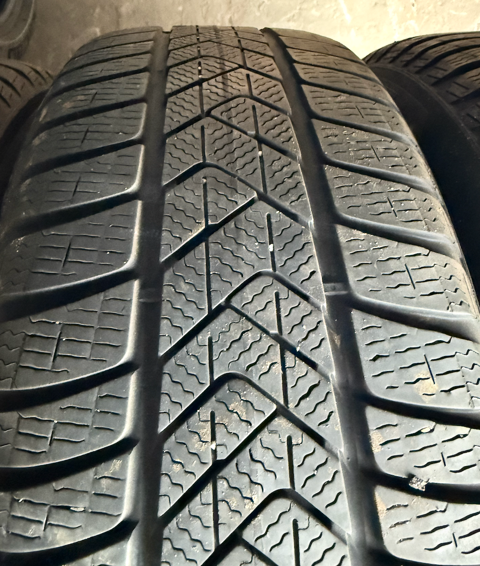 Pirelli Sottozero 3 225/55 R18 4KS - 2