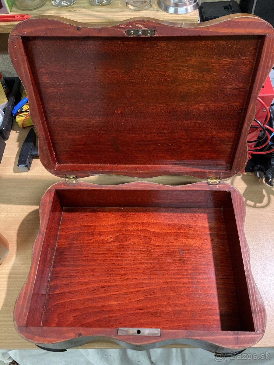 Drevená kazeta, šperkovnica - 2