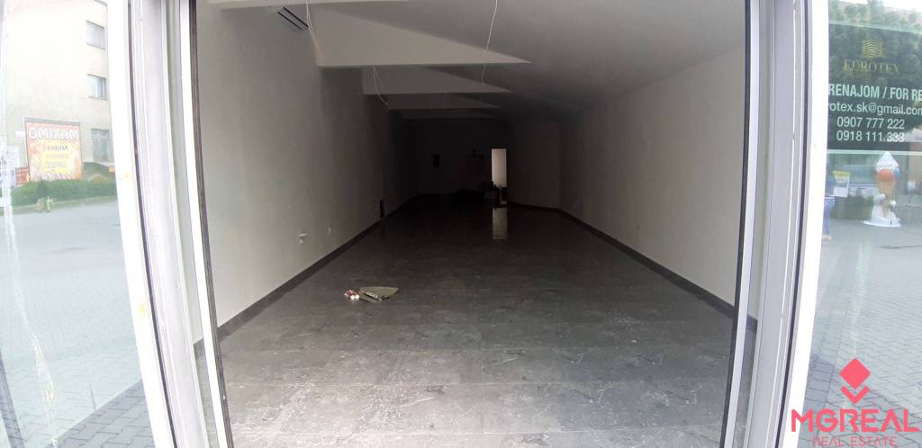 Priestor do prenájmu v centre Topoľčian - 2