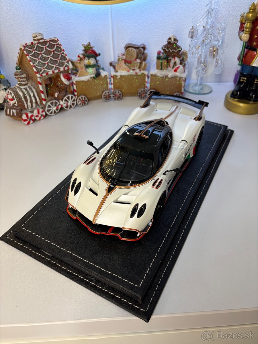 Pagani Huayra R / LCD / 1:18 - 2