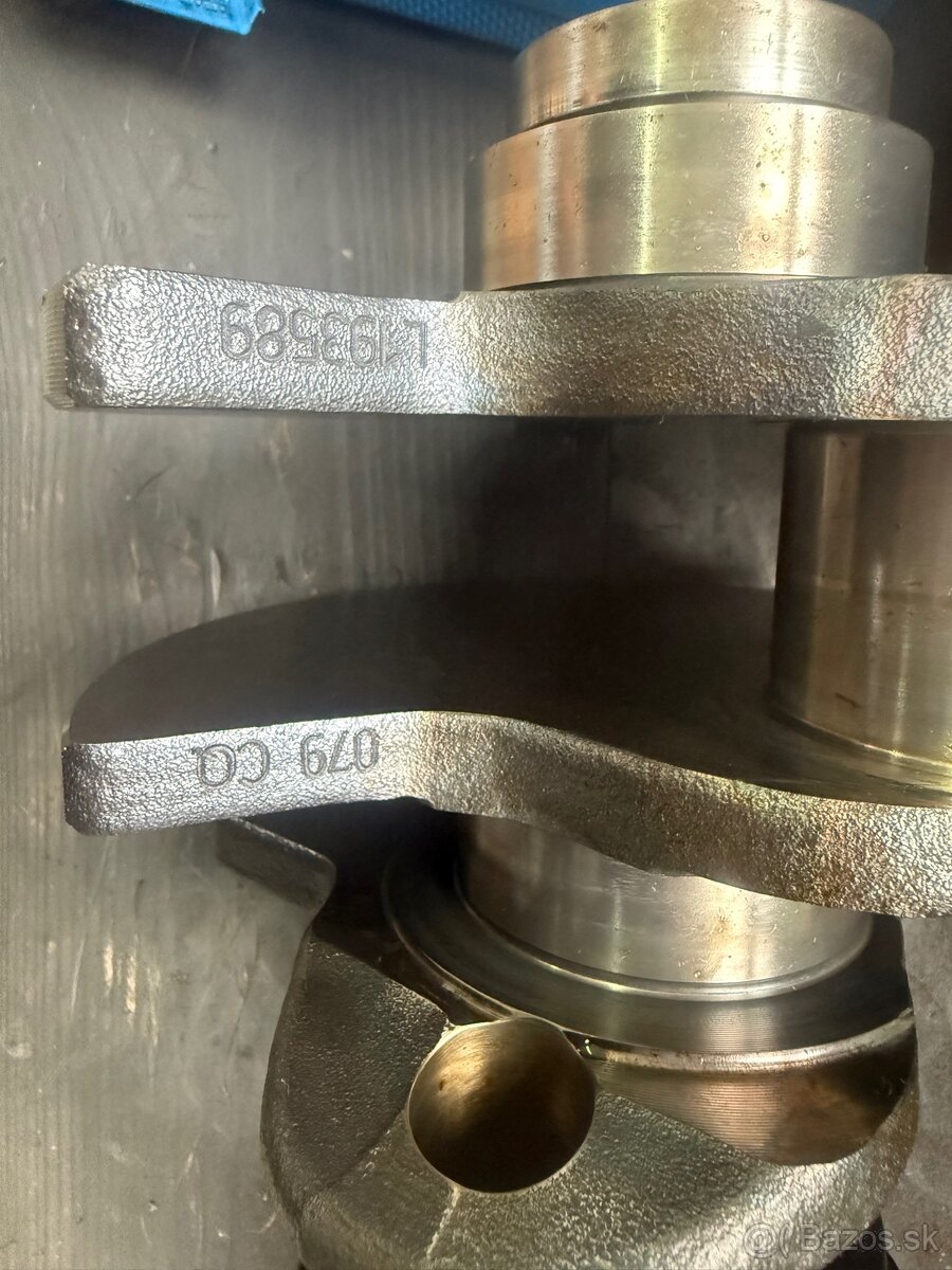 Klukovy hriadel rs6 rs7 bentley - 2