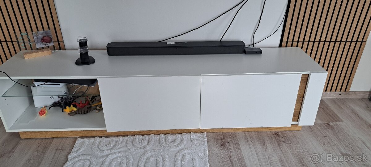 Skrinka pod tv - 2