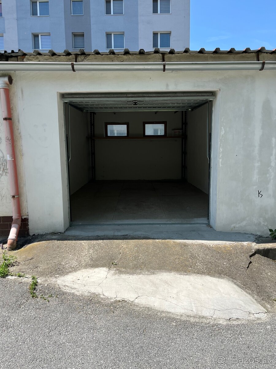 Garáž v centre Stropkova - 2