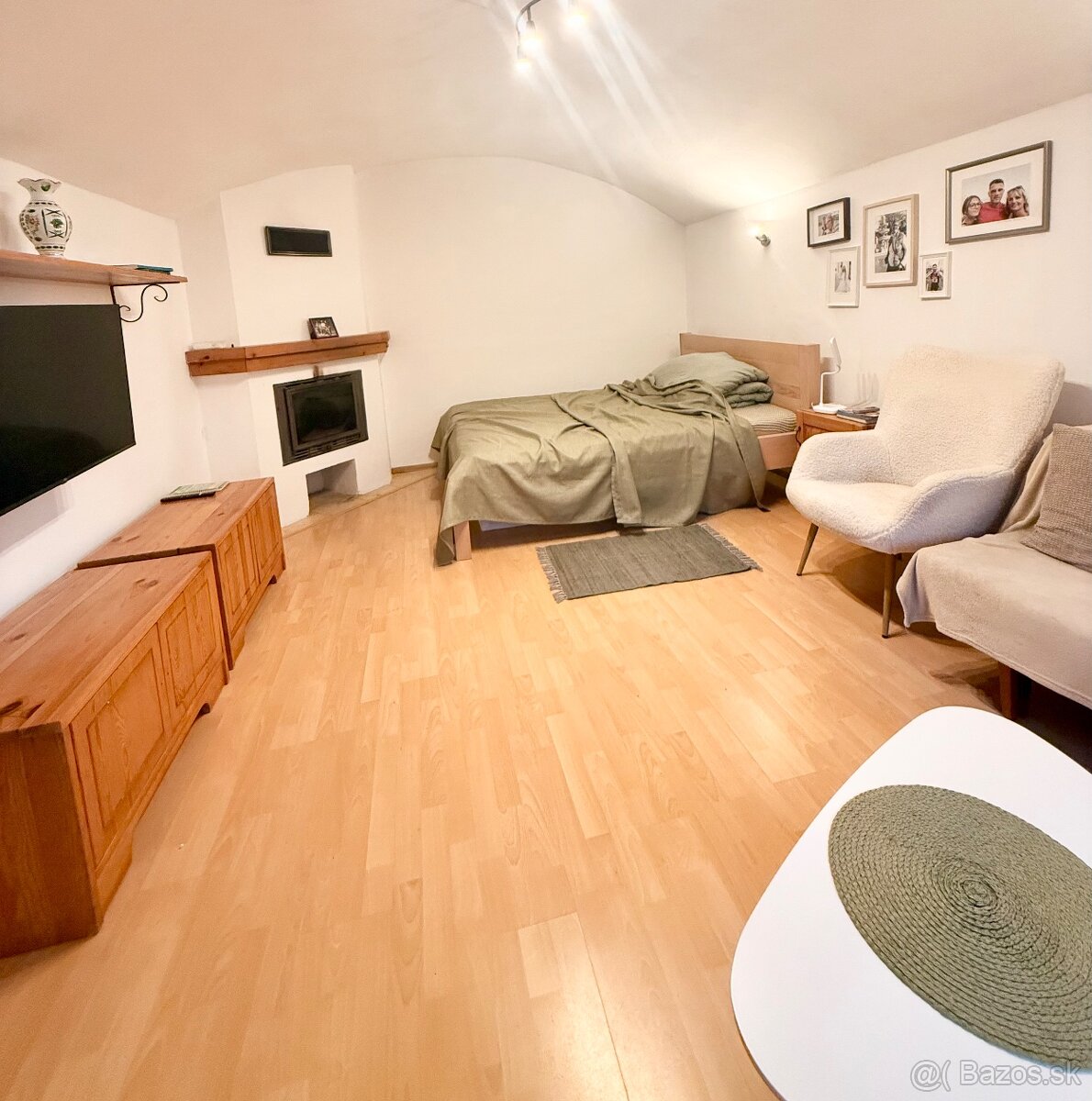 NA PREDAJ: 1- izbový byt v centre mesta Levoča - 53 m2 - 2