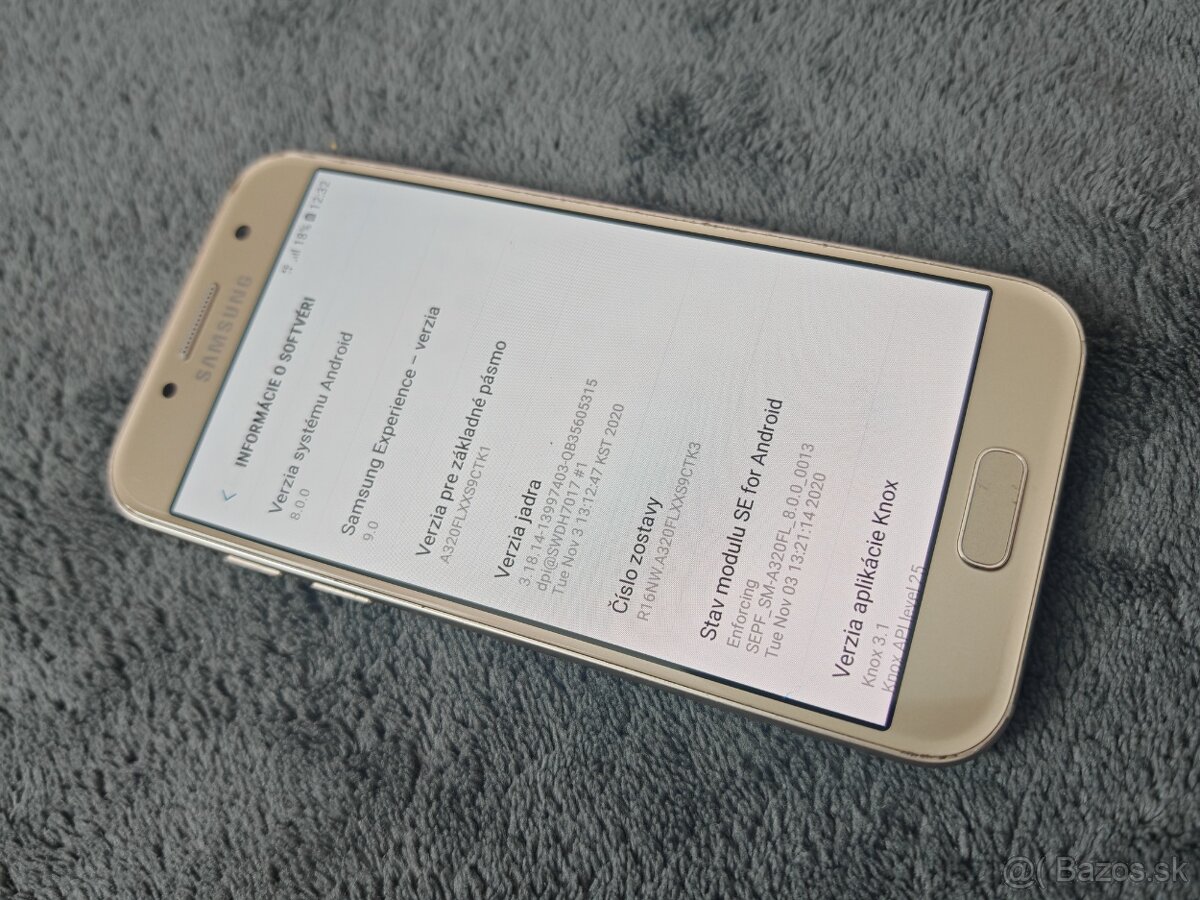 Samsung Galaxy A3 2017 gold - 2