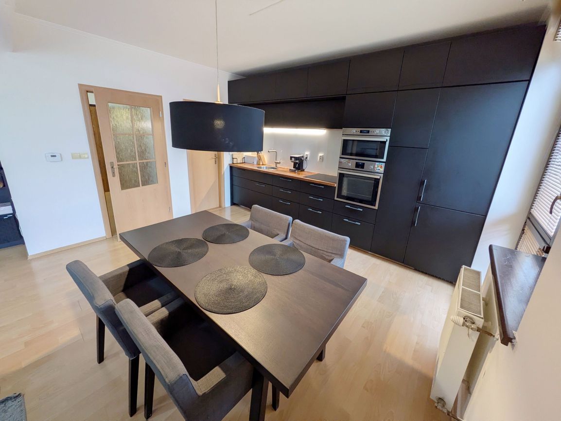 Exkluzívny 2-izbový byt, 65 m2 v centre mesta s parkovaním – - 2