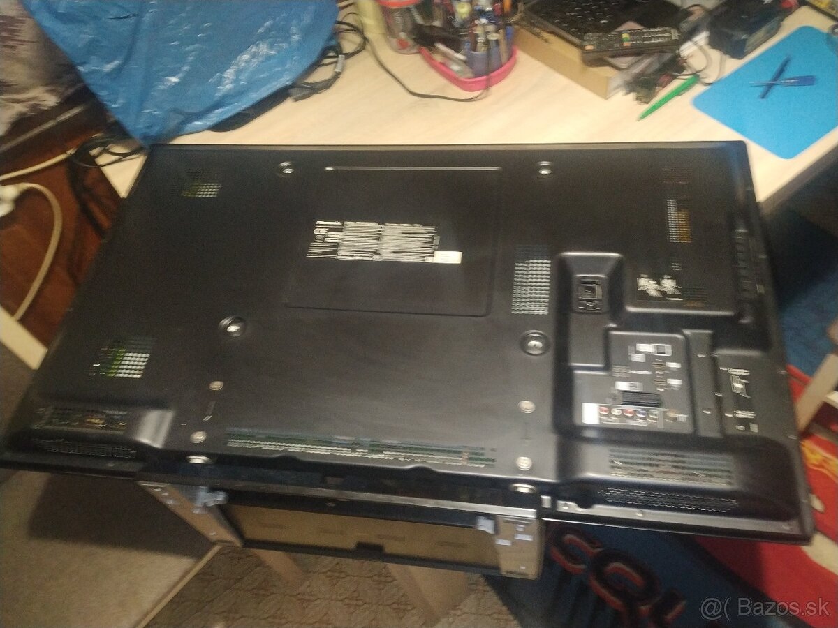 Televízor Panasonic. Plazma. 42“. 107 cm. Dialkové. - 2