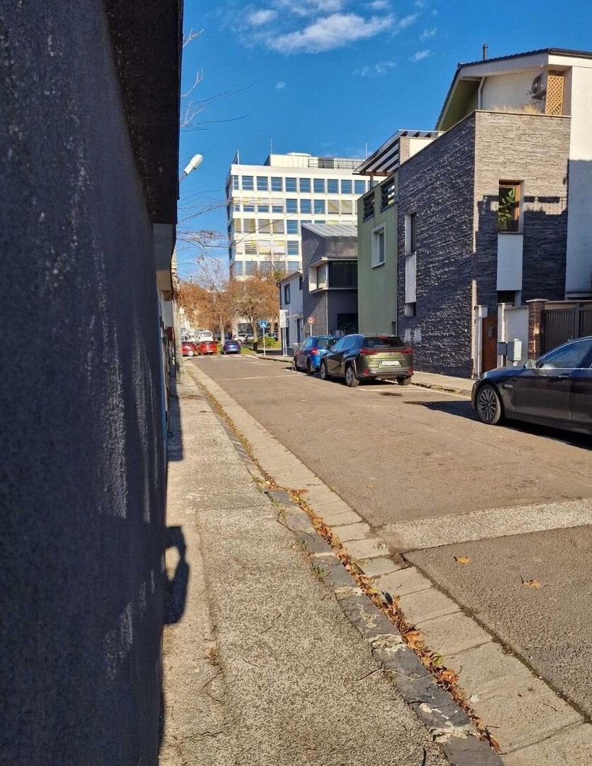 Garáž na predaj - ul. Gusevova, Bratislava II - 2