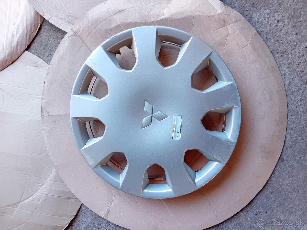 Puklice/okrasné kryty kolies - 2