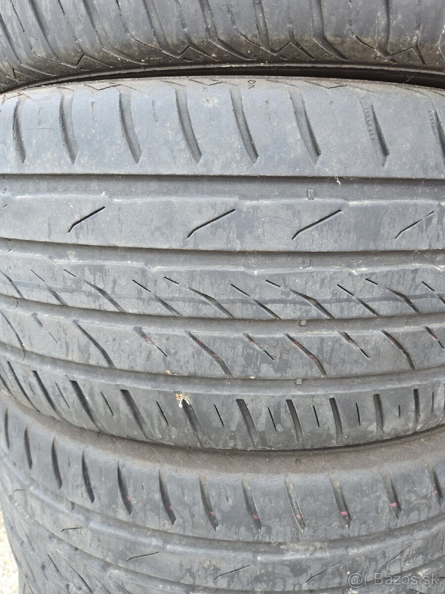 4x letné pneu 245/45r18 - 2