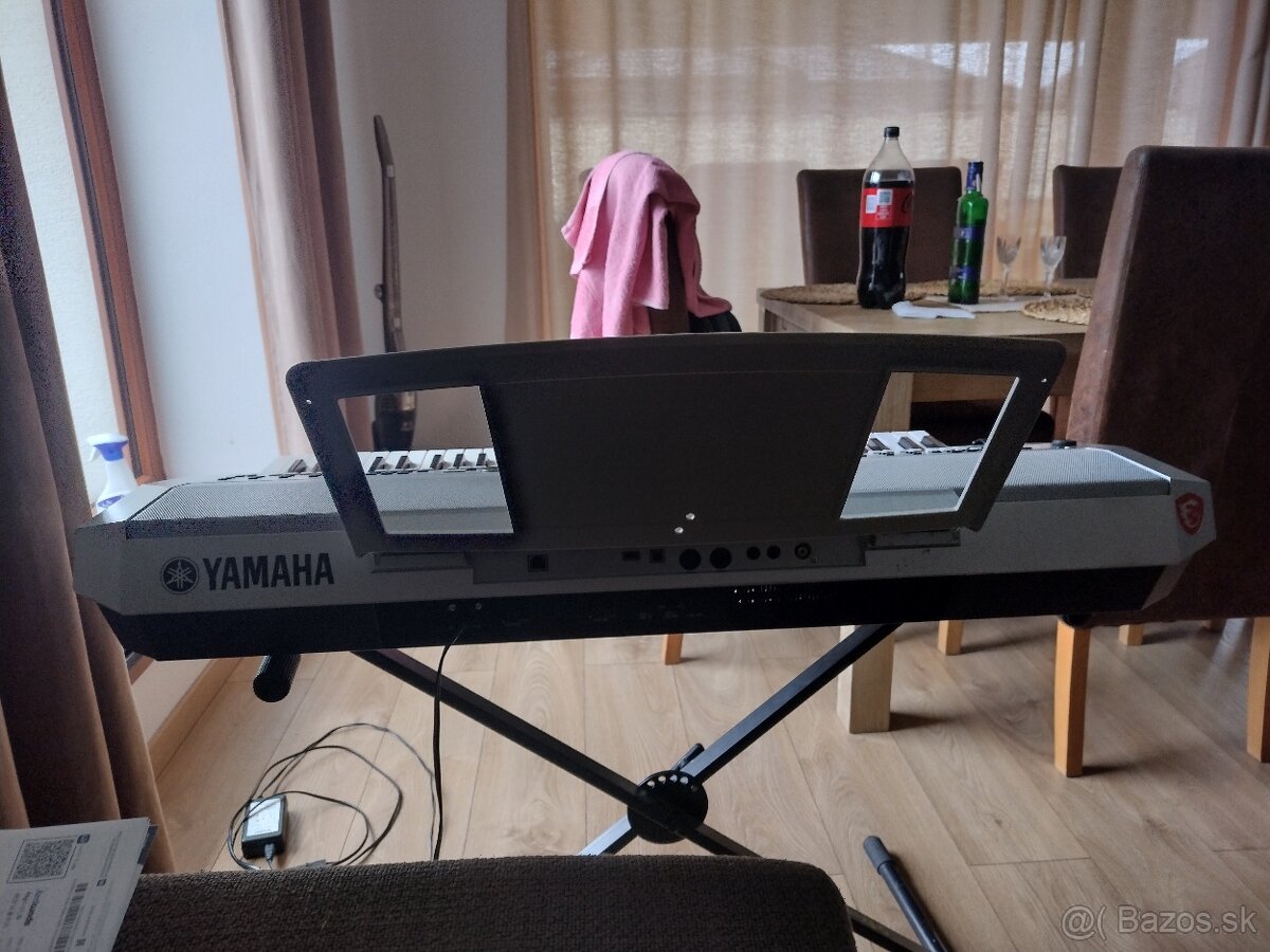 predám Yamaha PSR S 900 - 2