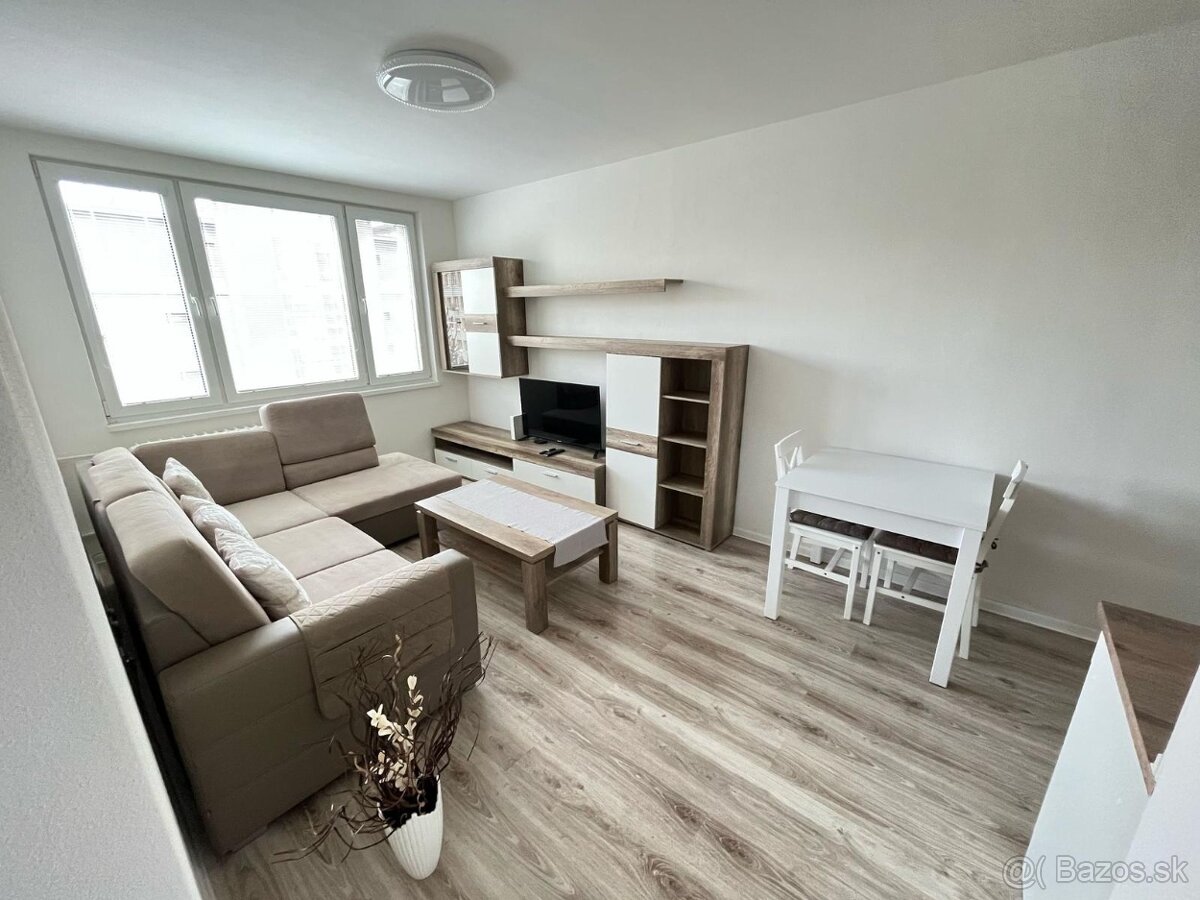 1,5-IZBOVÝ  BYT, 42 m2, Košice - Západ - HRONSKÁ 3.posch. - 2