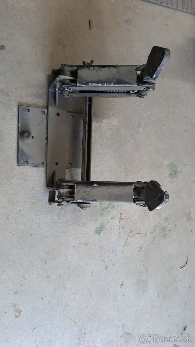 sedadlo bez vyplne na Zetor 2011-3011-4011 - 2