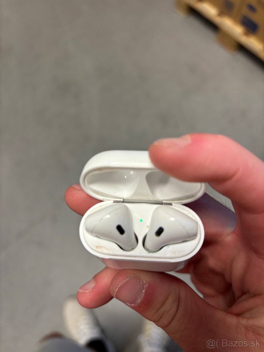 AirPods 1 - 2