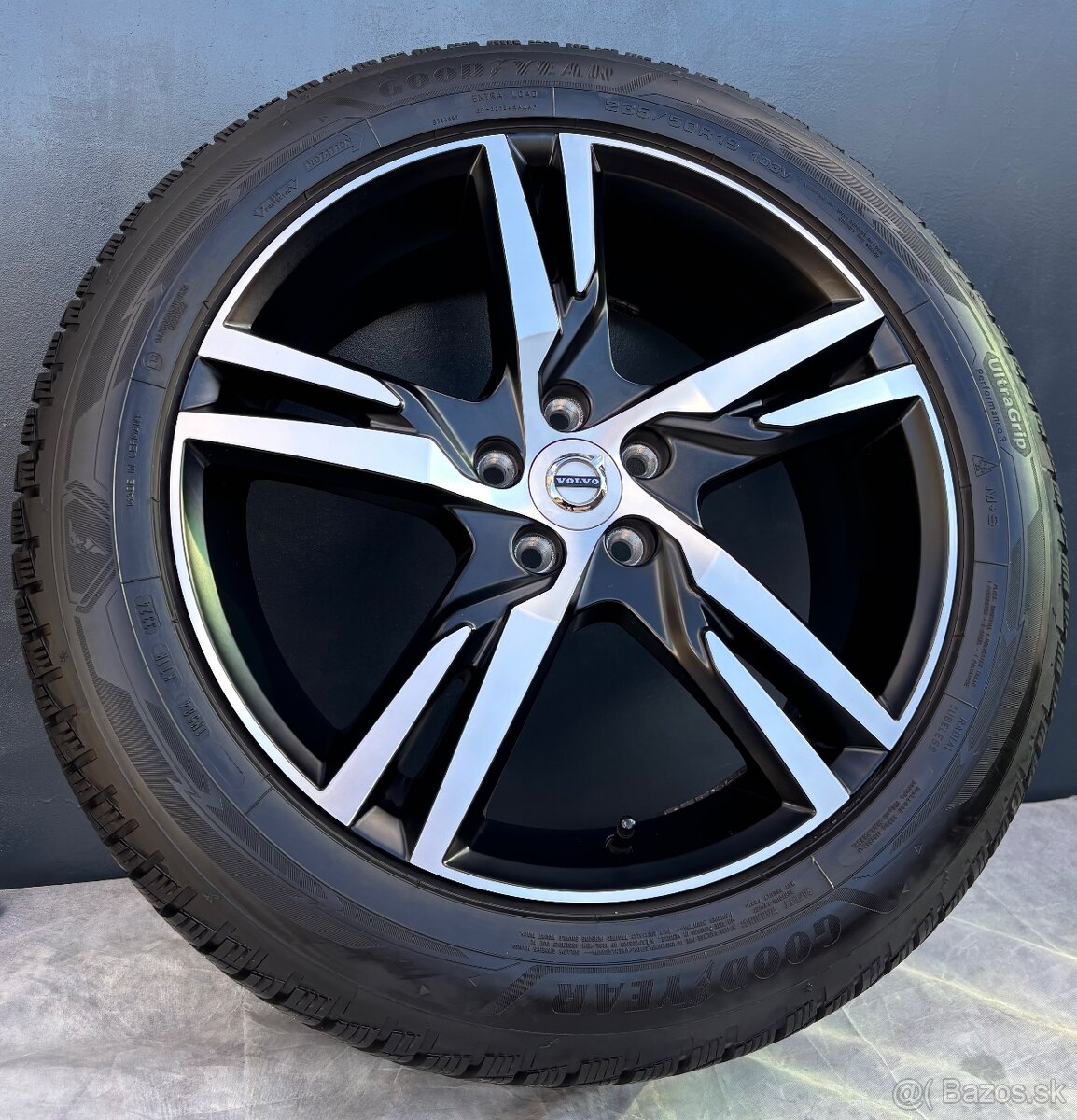 Zimní top sada Volvo XC40 / V90 CC 235/50R19 103V - 2