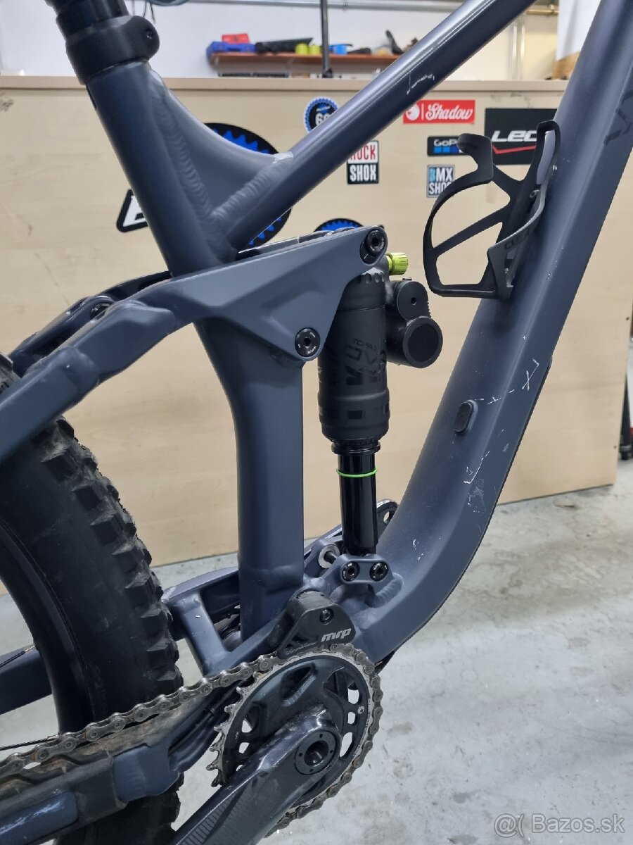 Cube stereo one 77.,M" - 2