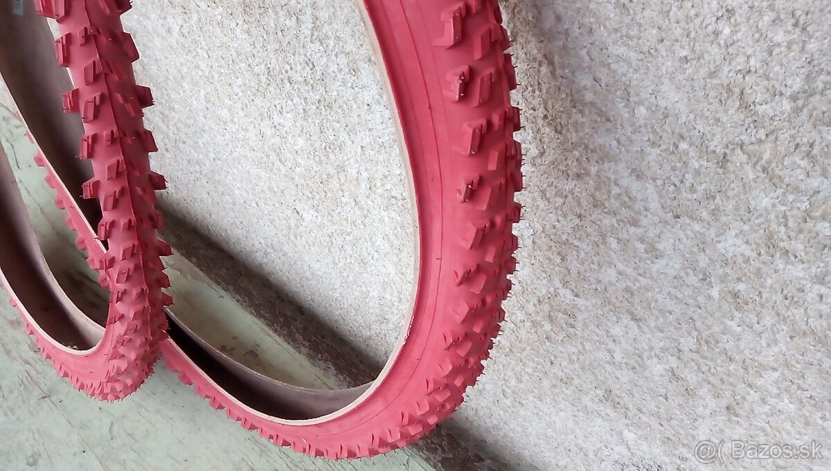 Červené plášte 26" - 2