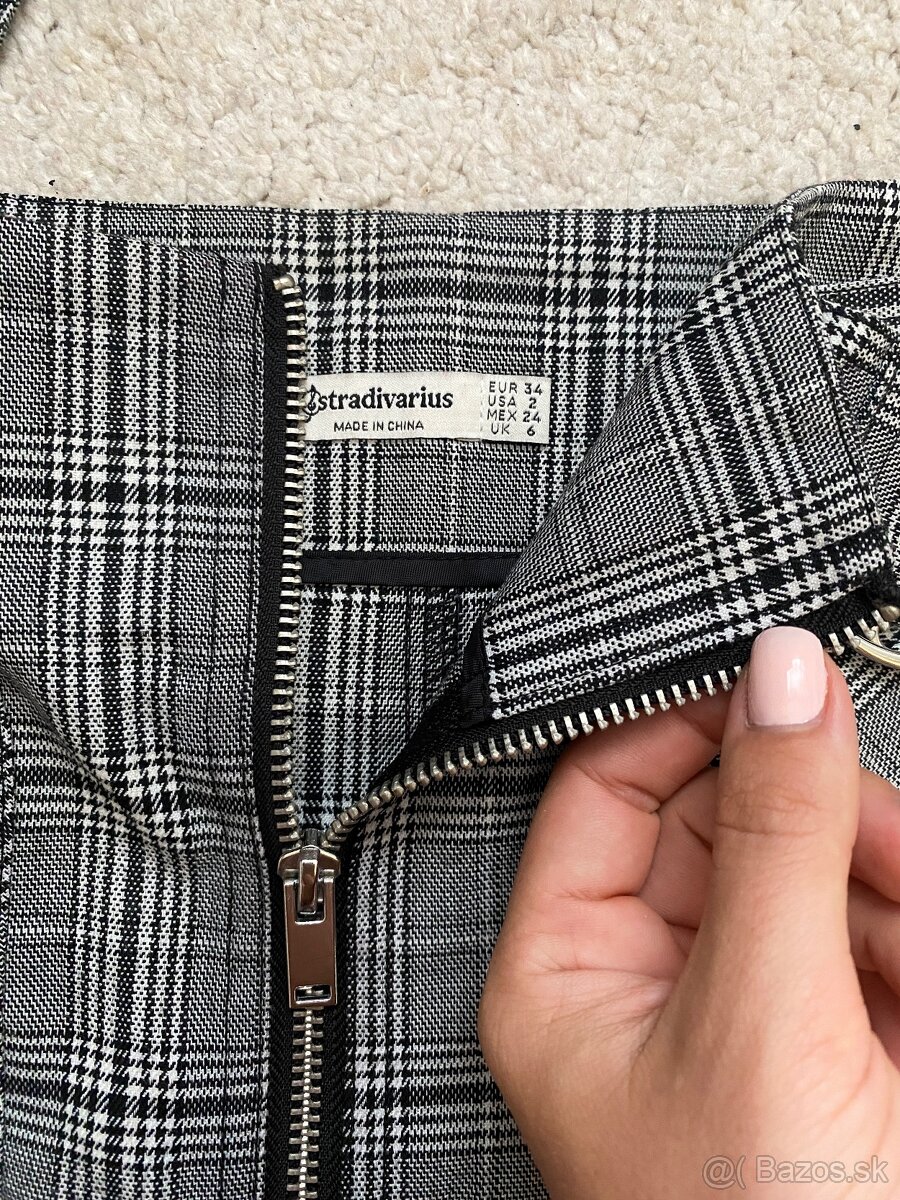 Krásna obtiahnutá sukňa so zipsom - 2