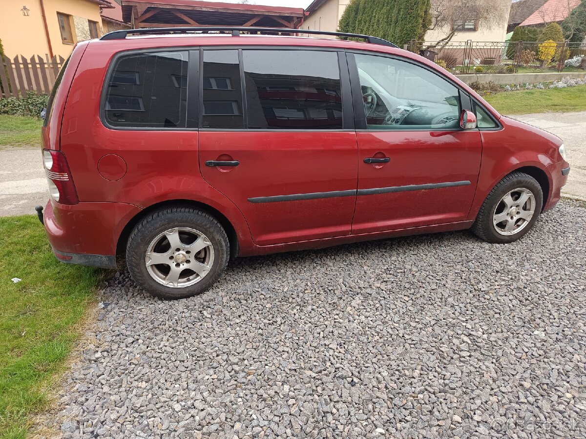 Volkswagen Touran - 2