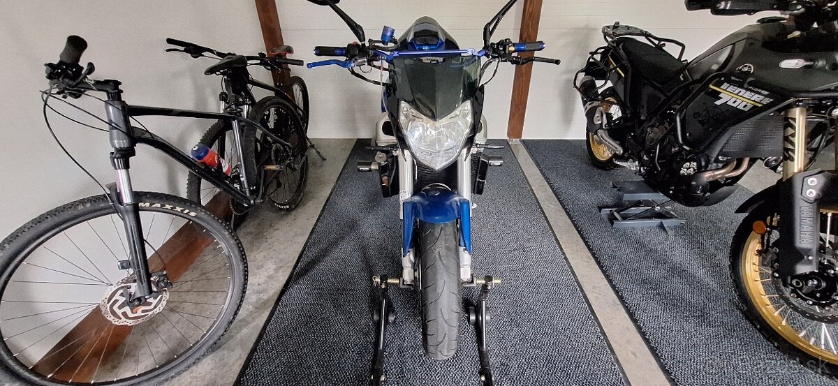 Suzuki GSX 750R - 2