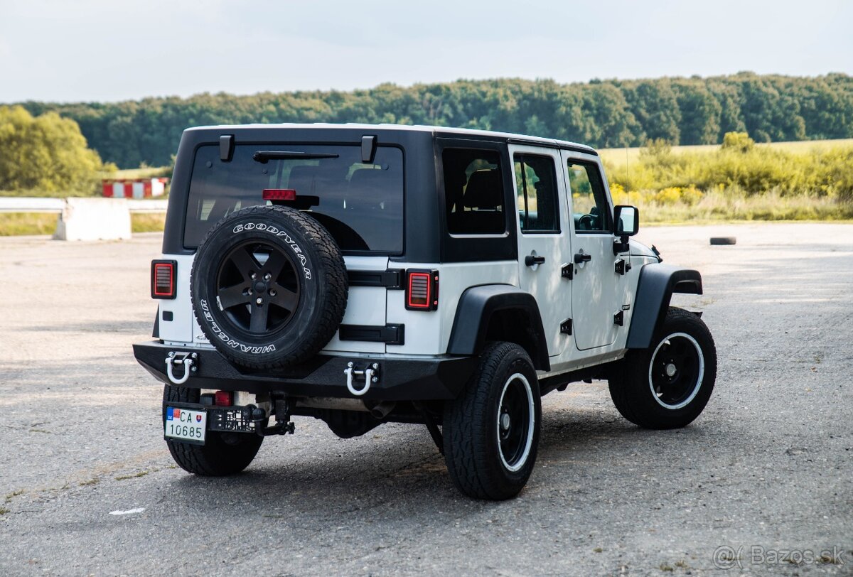 Jeep Wrangler Unlimited 2.8 CRD Sport + Soft top 2012