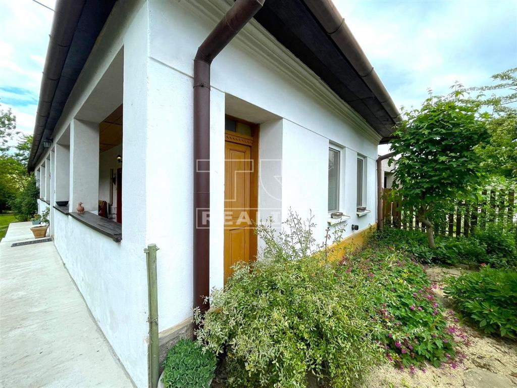 REZERVOVANÉ. Na predaj rodinný dom v Beladiciach časť... - 2