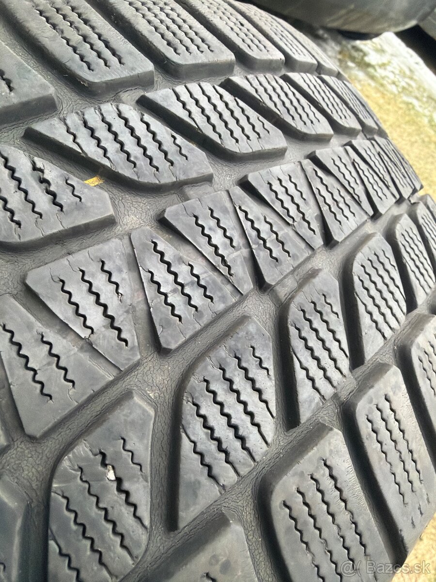 Zimne bridgestone 235/50/R19 - 2