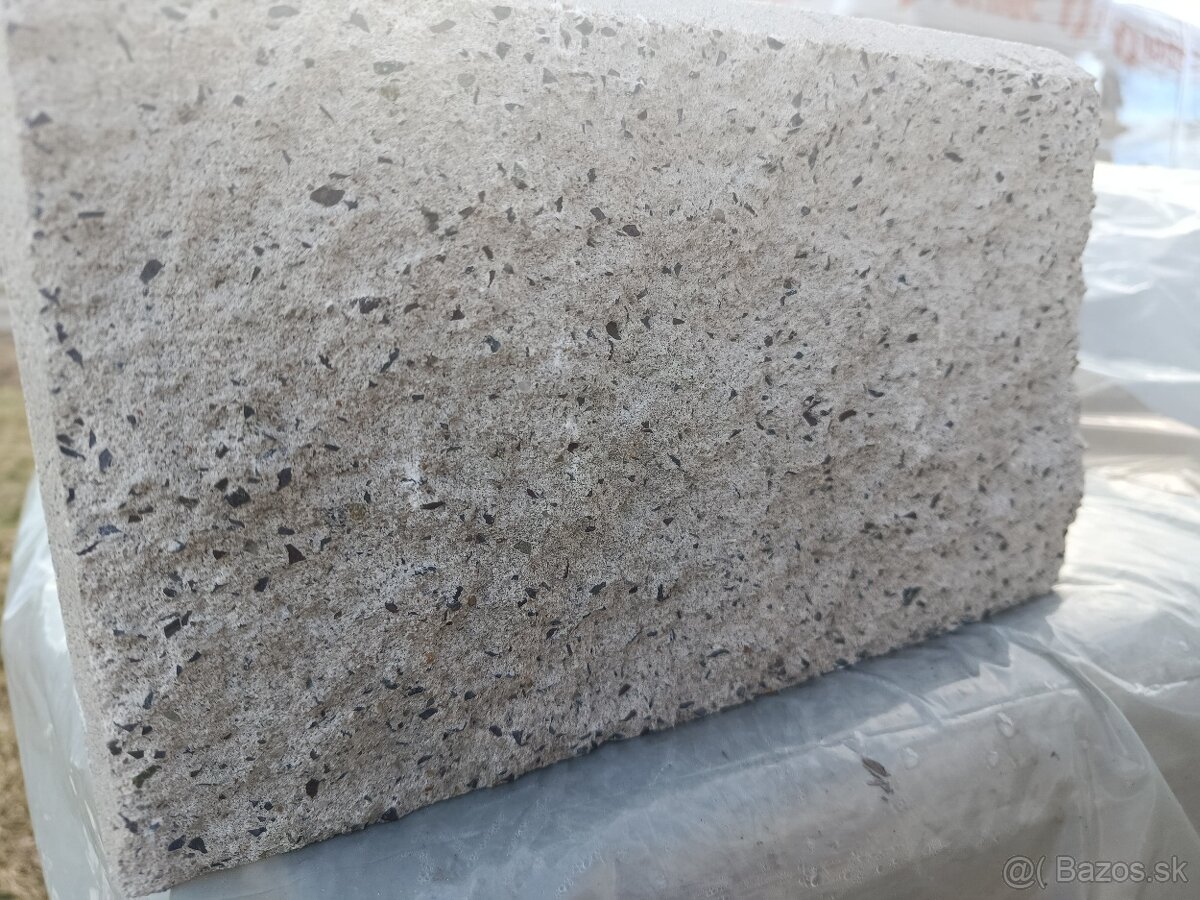 Predám plotové tvárnice - 2