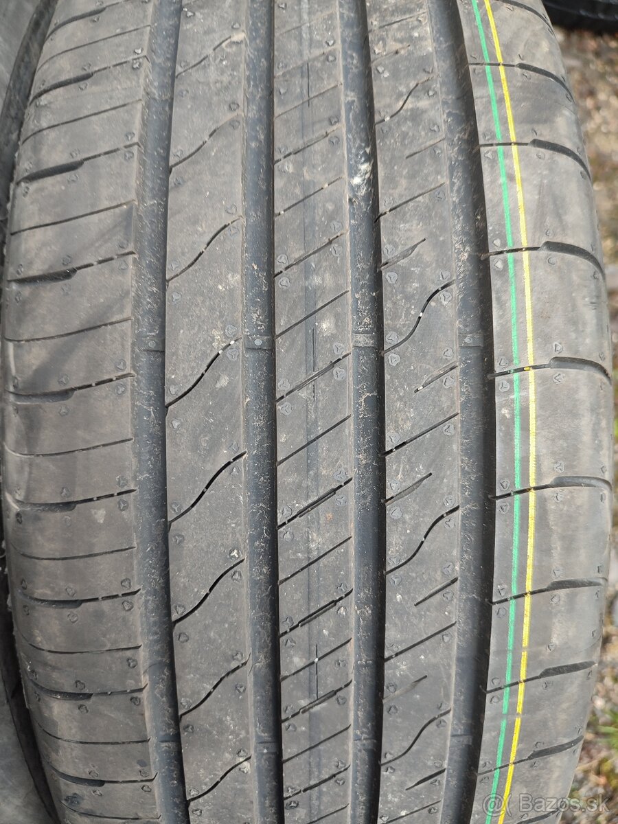 215/55R18 Goodyear EfficientGrip Performanca2 - 2