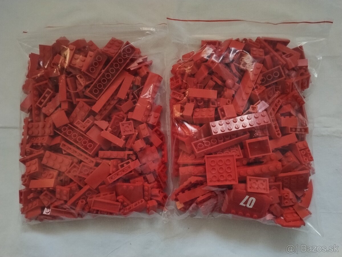 Lego kocky červená - 643g - 2