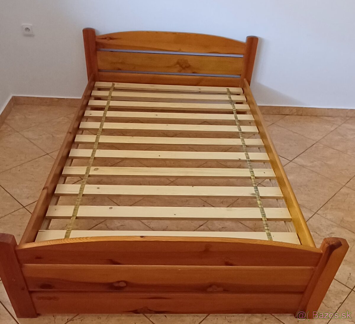 Predám posteľ z masívu - 2
