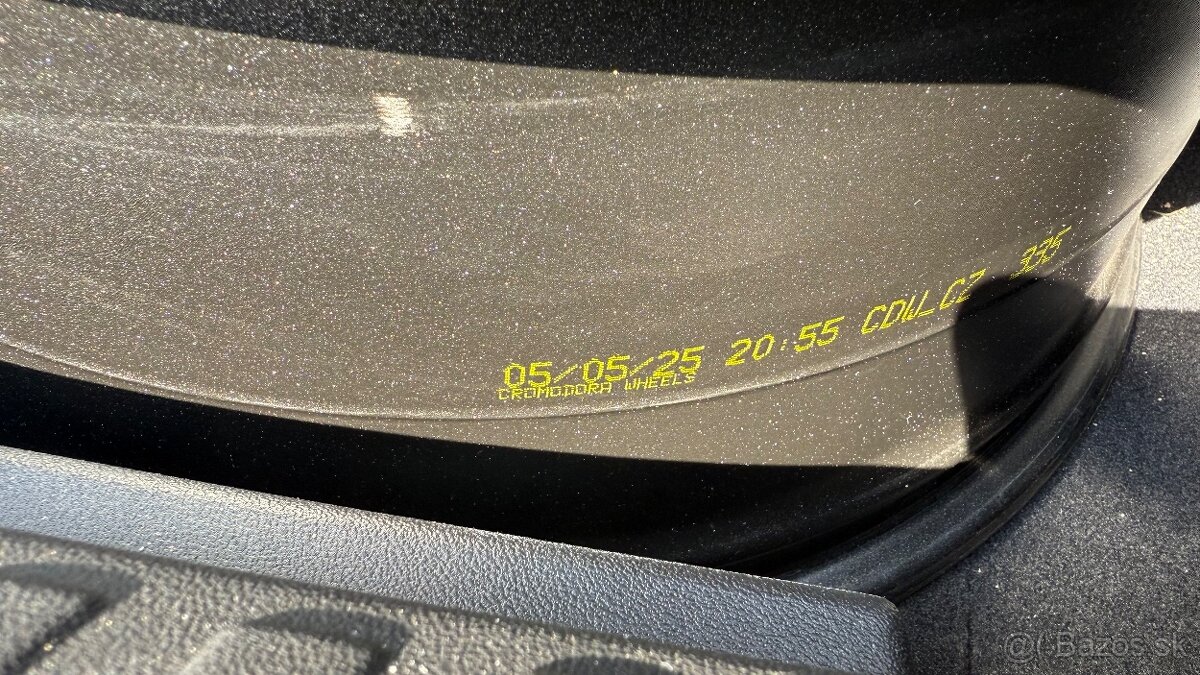 Zlava Q4 etron uplne nove 19 palcove disky - 2