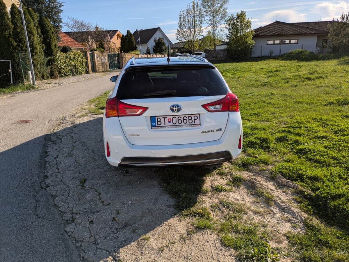 Toyota Auris TS 1.8 Hybrid - 2