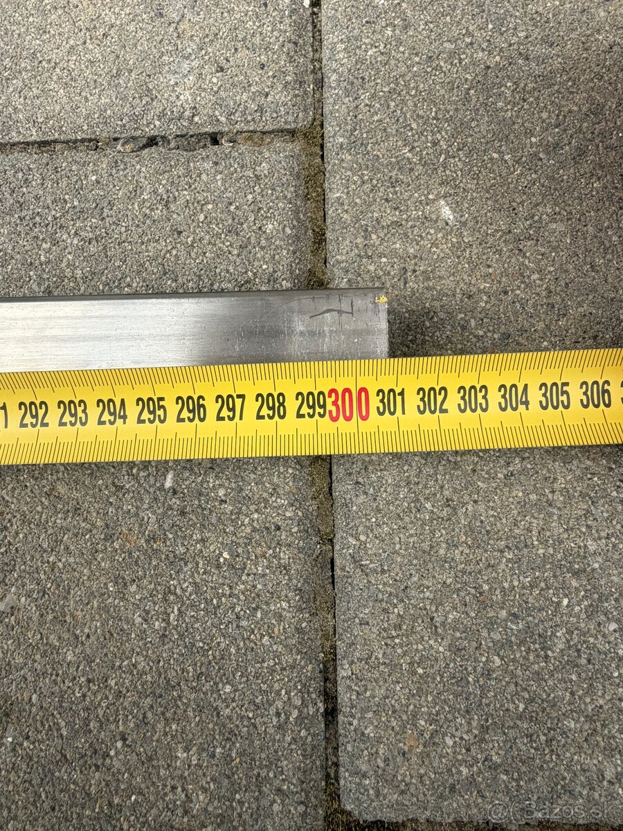 Nerezový jokel 25x25x2. - 2