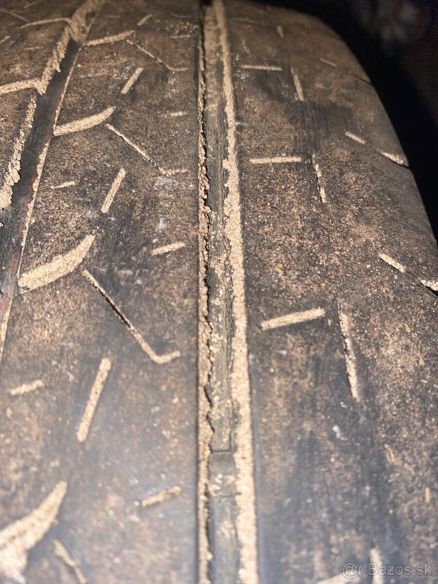 Predám pneu na dojazd 225/65 R 16C - 2