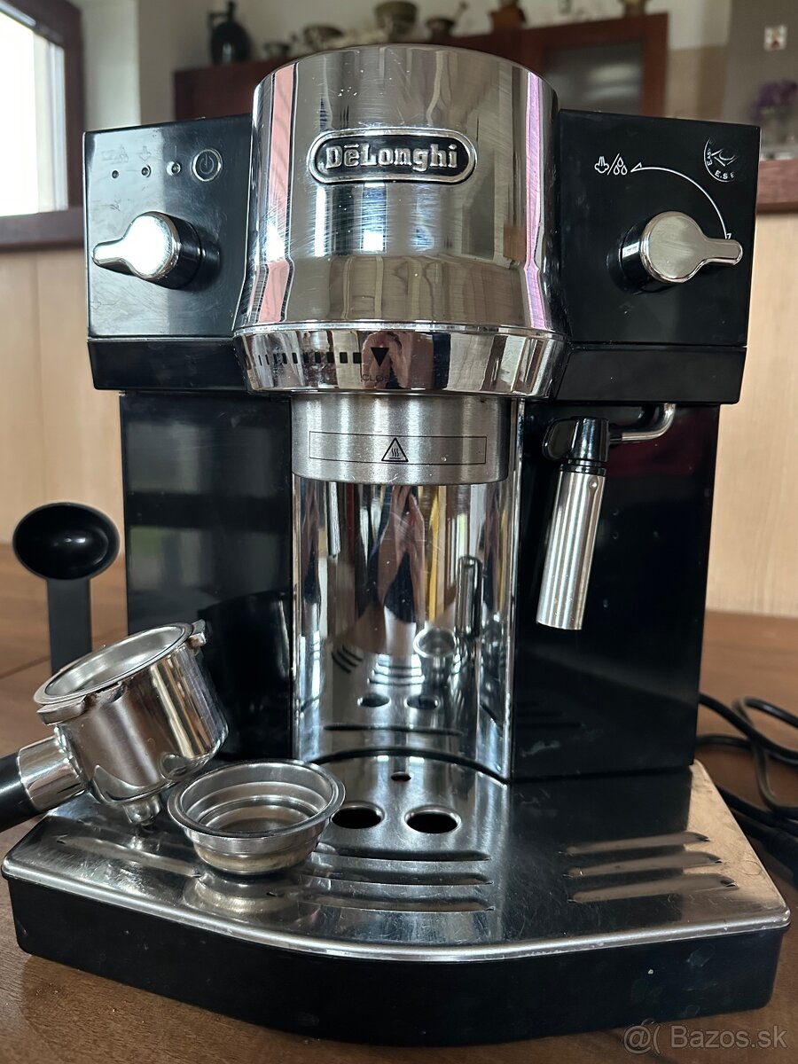 Pákový kávovar DeLonghi EC820 - 2