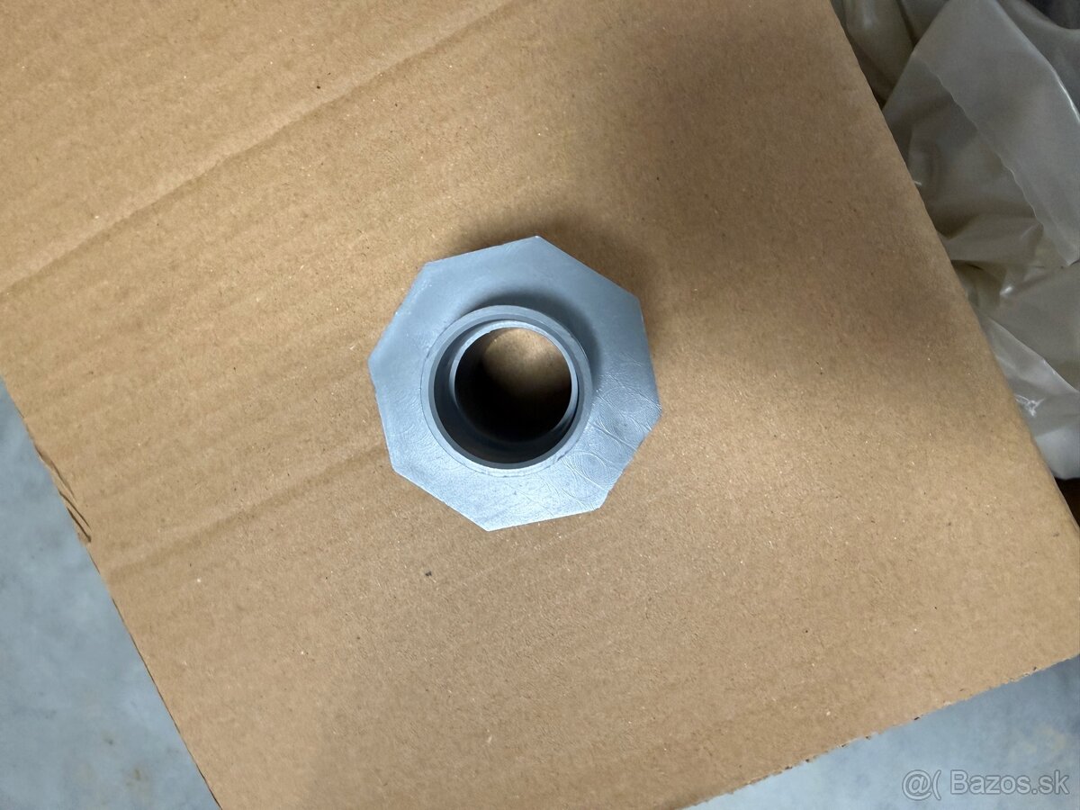 Plastovy debniaci konus, zatka - 2