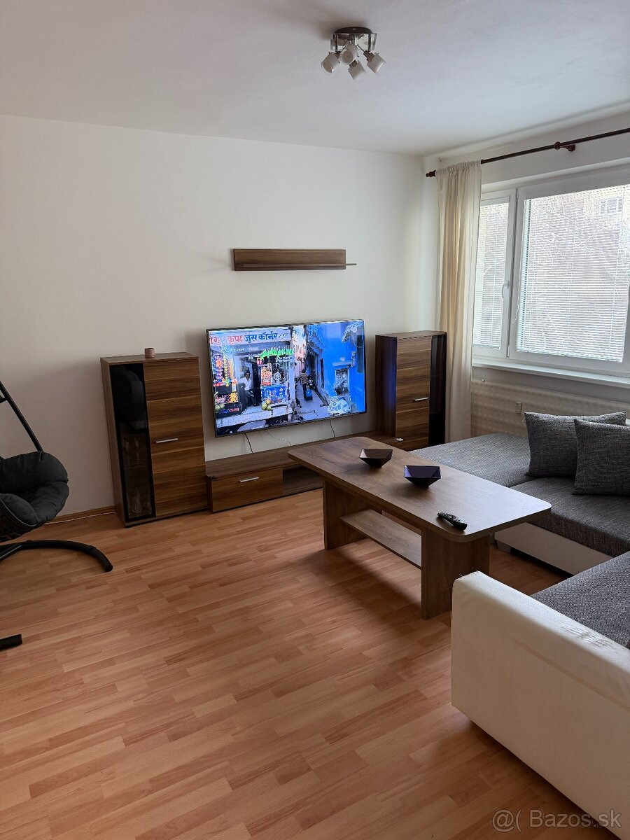 Prenájom 4- izbový byt - 2