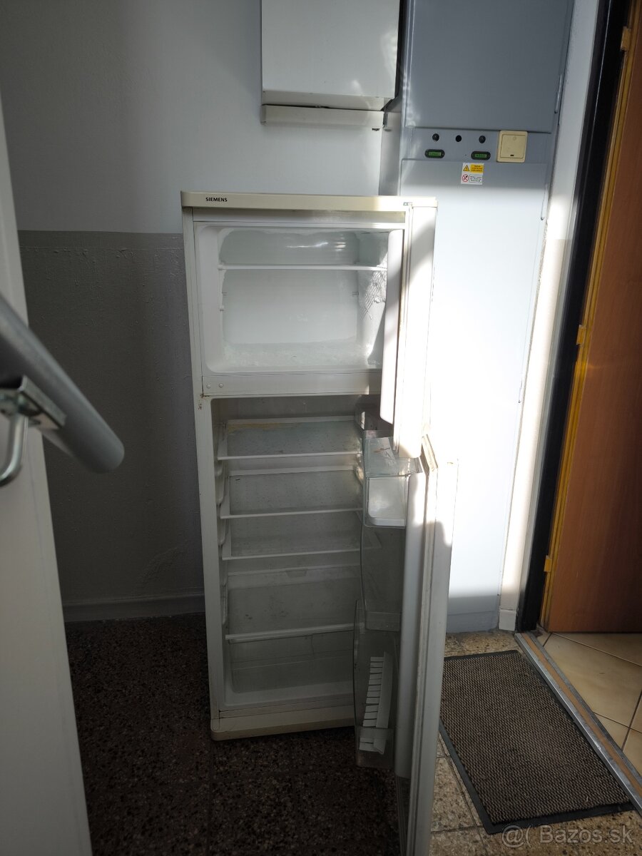 Chladnička s marazničkou zn. SIEMENS - 2
