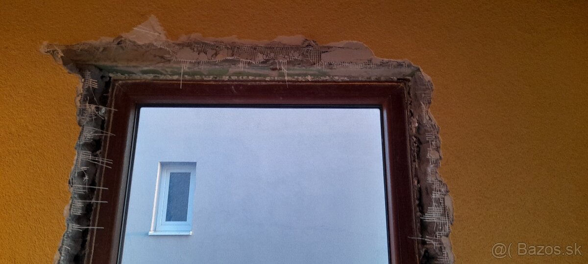 Hnede plastove okno - 2