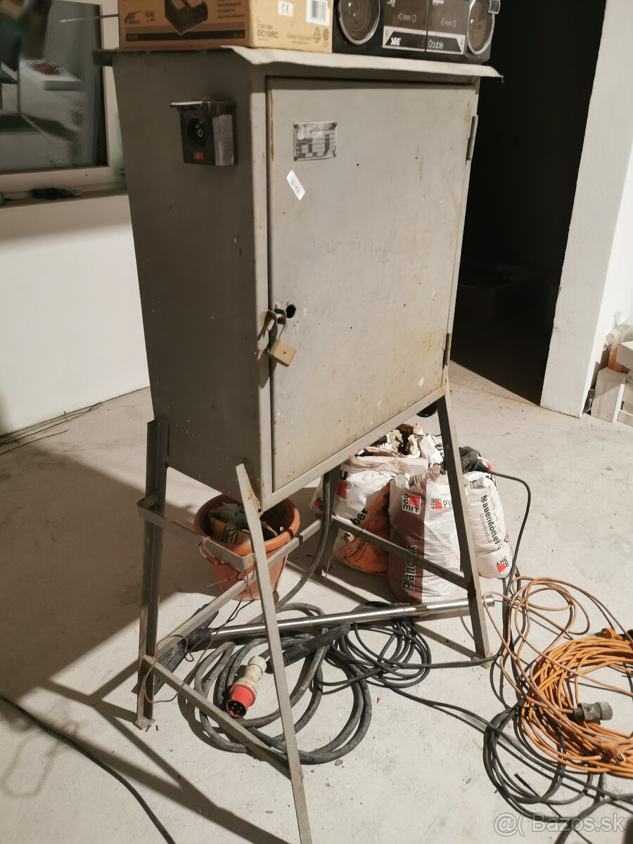 Predam plechovy rozvadzac antonik - 2