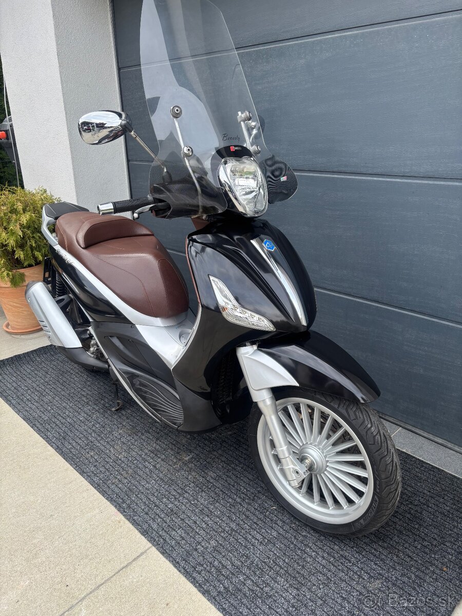 Piaggio Beverly 300i - 2