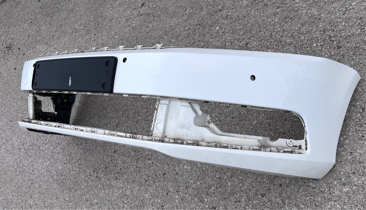 VW Passat B7 predný nárazník 3AA807221 - 2