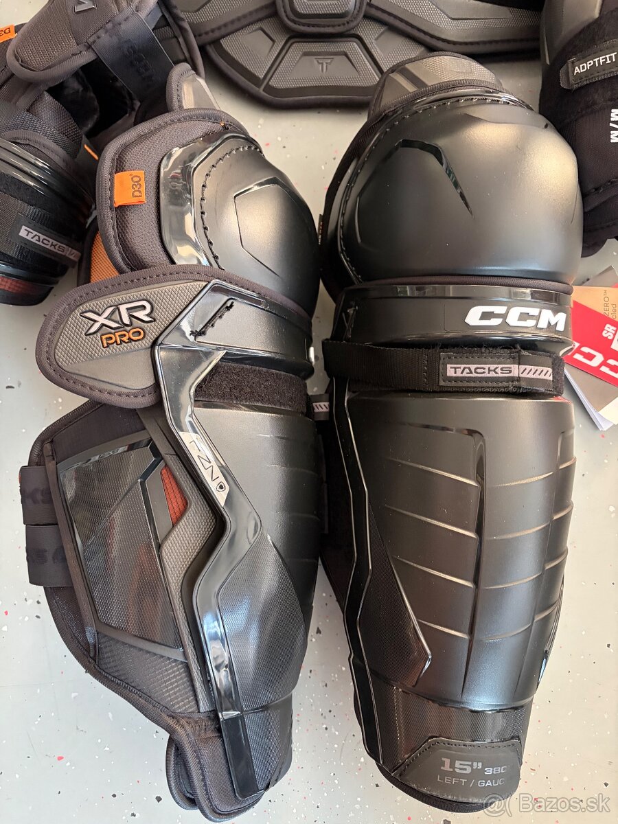 Chranice CCM Tacks XR Pro - 2