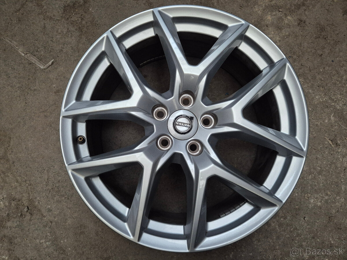 5x108 r18 ET50,5 x 7,5J elektróny originál VOLVO - 2