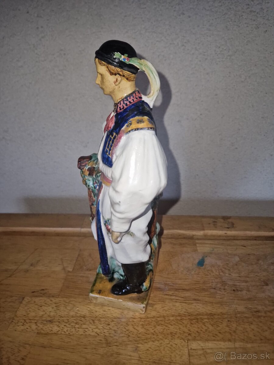 Stará modranská keramika – Šuhaj v kroji - 2