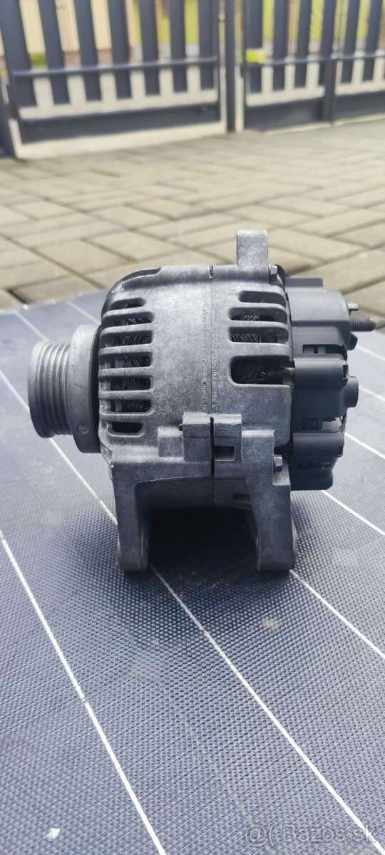 alternátor VALEO Renault - 2