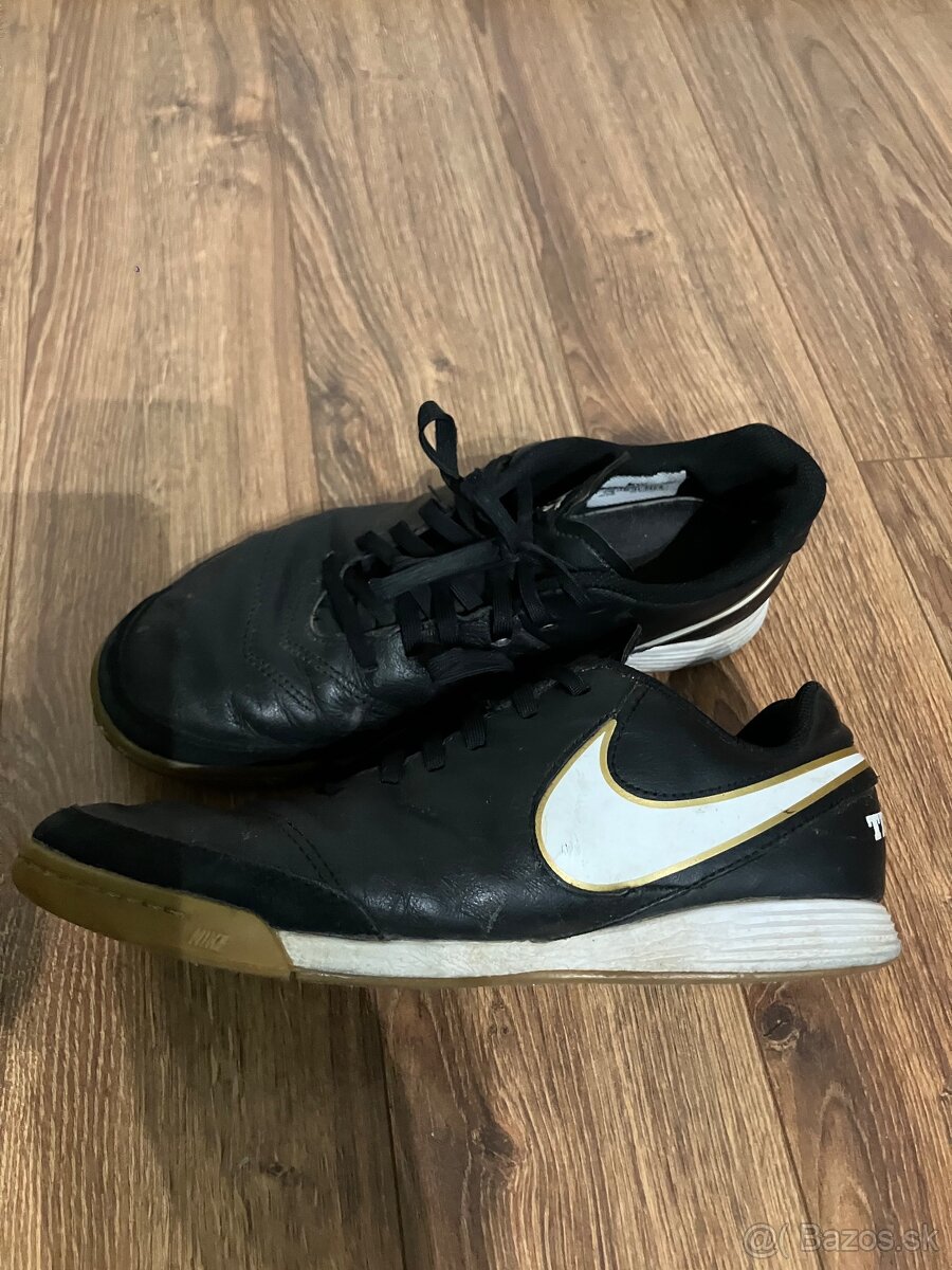 Halové botasky Nike veľkosť 40,5 - 2