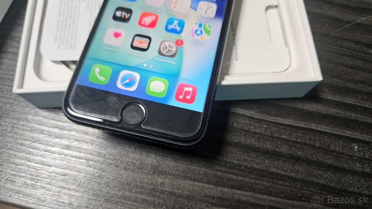 Apple iPhone SE 2020 tmavý 64GB - 2